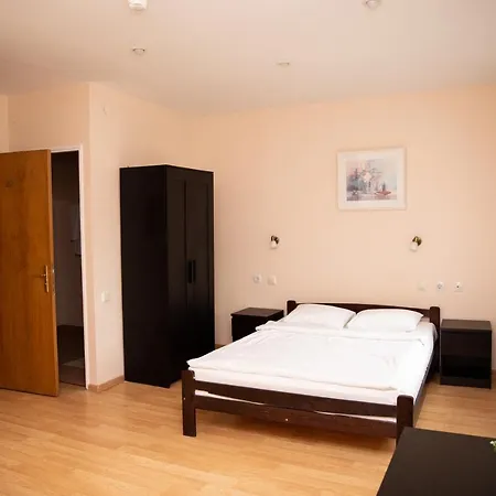 アヴィター ホテル 3*